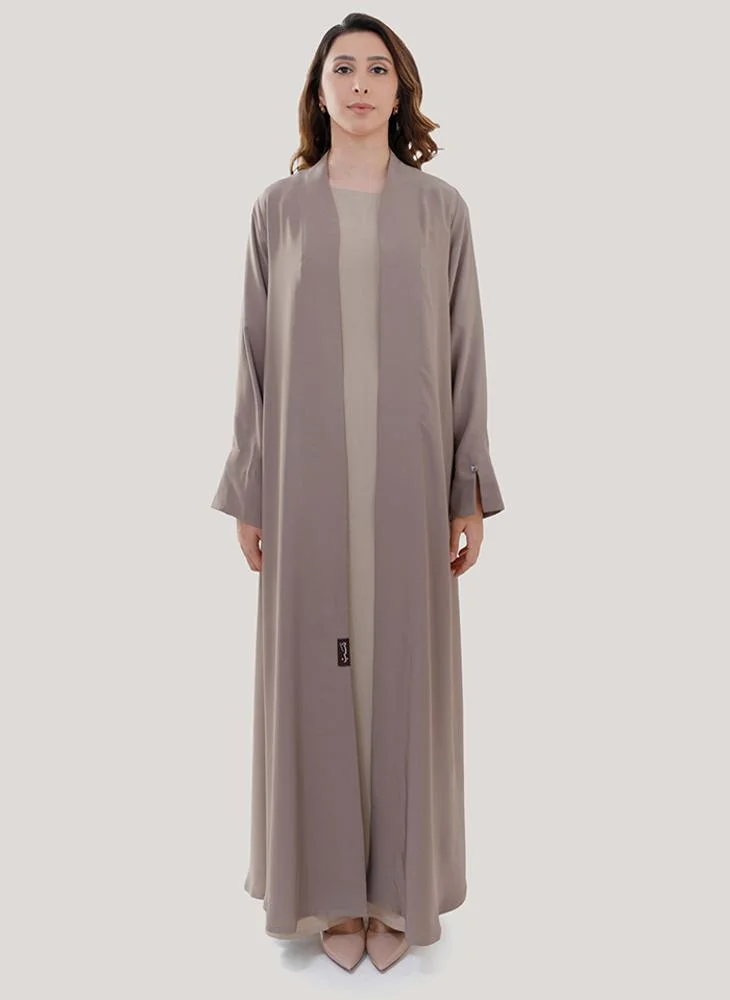 Nasab Art abaya with handmade buttons on sleeves