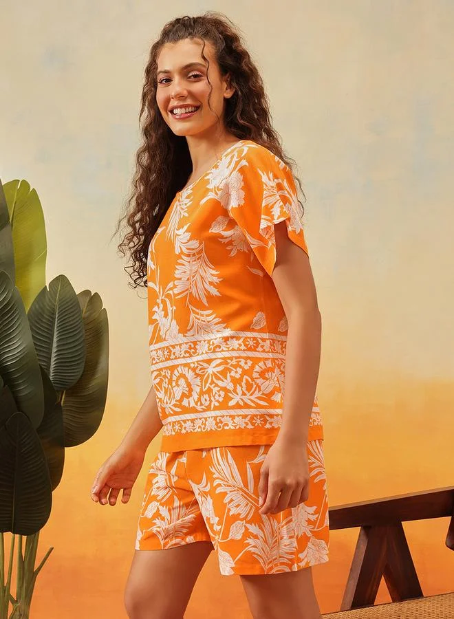 كلوفيا مجموعة من شورت وبلوزة بطبعات زرهور