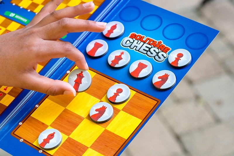 ثينك فان لعبة شطرنج مغناطيسية من ThinkFun - لعبة منطق وتعليمية مناسبة للأطفال والبالغين من عمر 8 سنوات فما فوق، تطور مهارات التفكير المنطقي والإبداع والتفكير الإبداعي. - Image 2