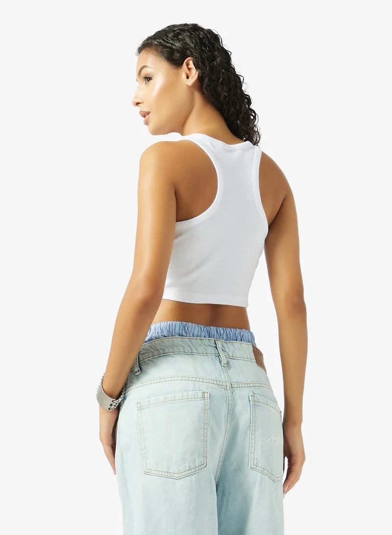 كارل كاني بلوزة رياضية ضيقة بياقة مستديرة بتصميم أساسي