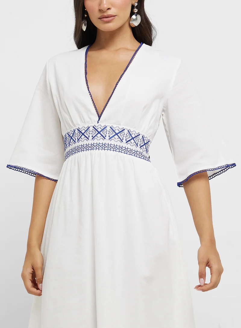 ايلا Embroidered Cotton Midi Dress