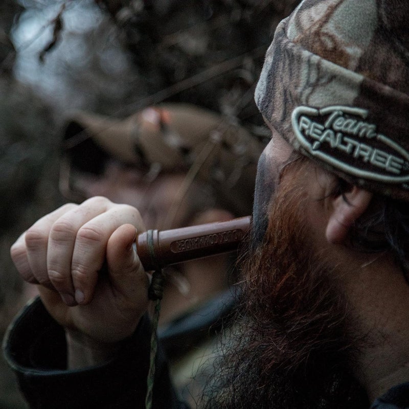 Duck Commander سلسلة داك كوماندر المتخصصة: صافرة بطة واقعية الصوت، سلسلة داك داينستي سهلة الاستخدام لصيد الطيور المائية - Image 3