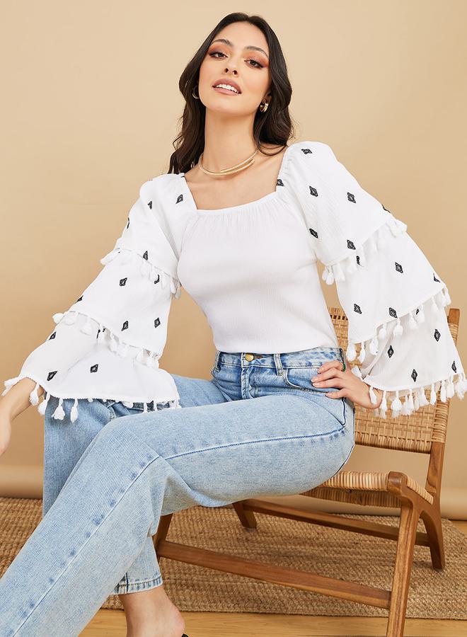 ستايلي بلوزة بأكمام مكشكشة وياقة مربعة مطرزة - Image 2