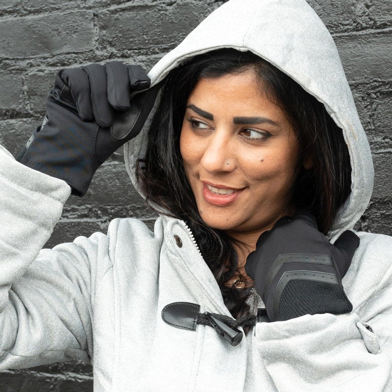 isotoner Women's Water Repellent Shortie Spandex Touchscreen Gloves with Rib Knit Cuff - Image 3