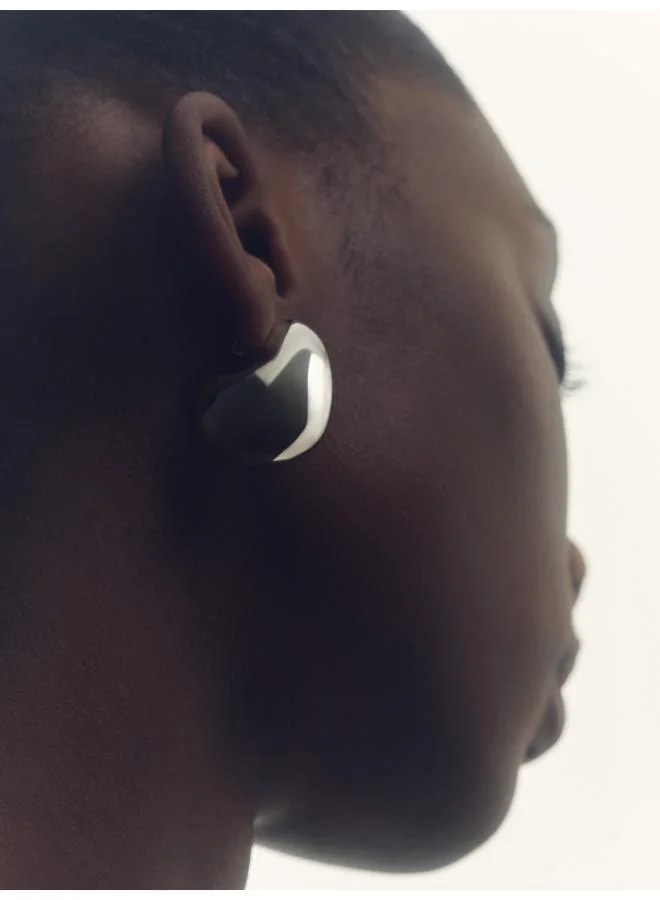 REISS Calla: Curve Scoop Earrings