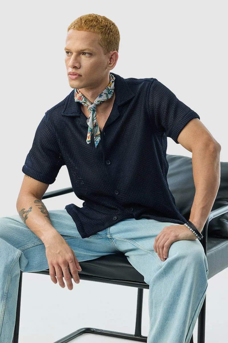 سنيتش قميص كروشيه بقصة صندوقية بلون كحلي