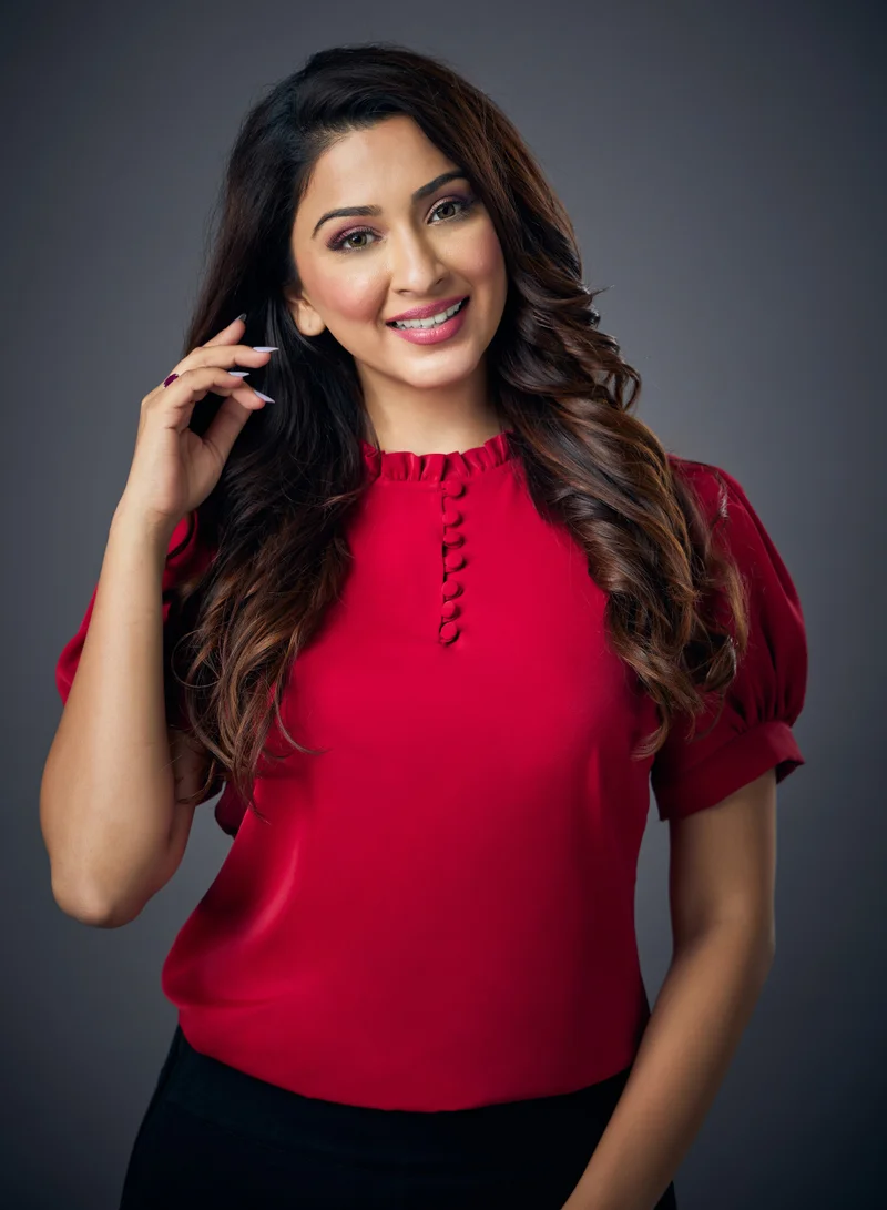 Zigzag Red Frilled Neck Chiffon top