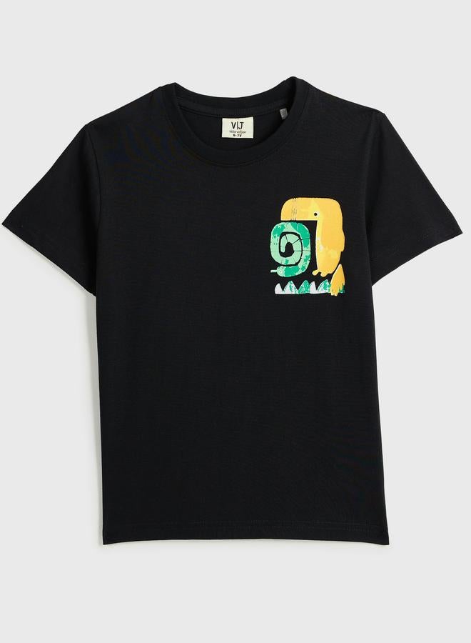 فكتور اند جين طقم تي شيرت وشورت بطبعة جرافيك قطنية للأولاد من فيكتور آند جين - Image 2