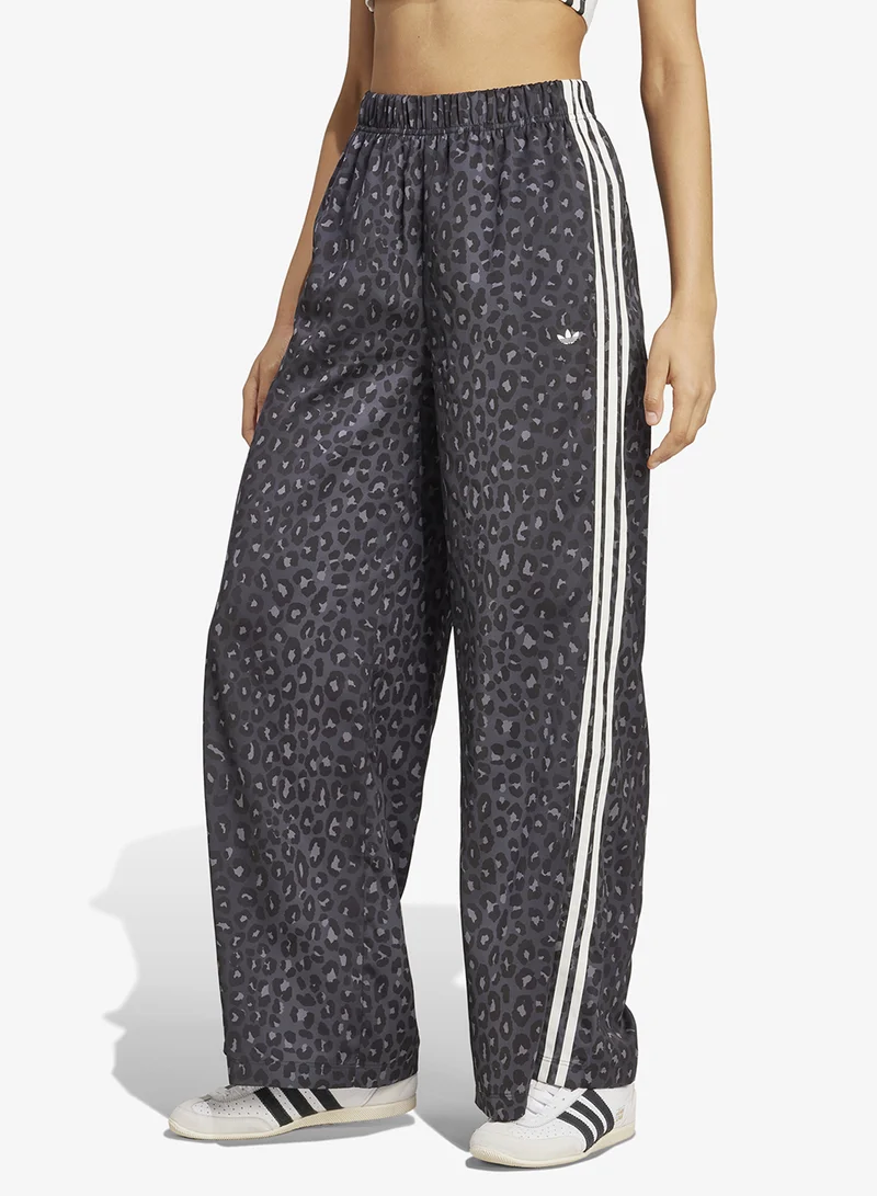 Essential Logo Wide Leg Sweatpants