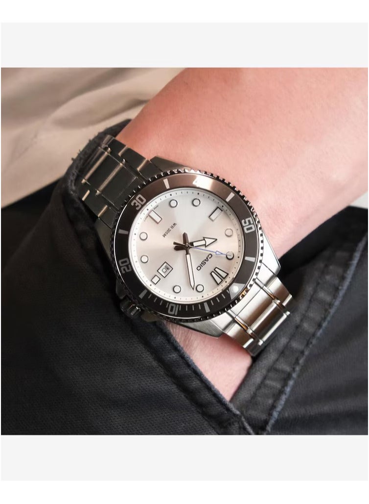 CASIO Men's Silver dial Stainless Steel Diver Watch MDV-107D-7AVDF - Image 5