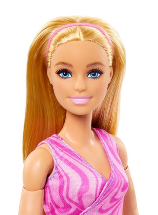 Made to Move Fashion Doll, Blonde Wearing Removable Sports Top & Pants, 22 Bendable “Joints” - view 5