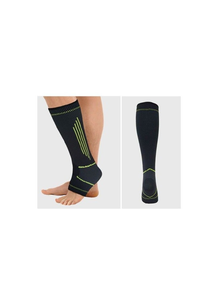 سيبوت شراب ضاغط رياضي عدد 2 قطعة، يساعد على تحسين الدورة الدموية وتقليل آلام وتورم الساقين. مصنوع من قماش مرن ومريح مع تصميم يدعم عضلات الساق والكاحل أثناء التمارين أو الاستخدام اليومي، مناسب للرياضة والجري والعمل لفترات طويلة. - Image 2