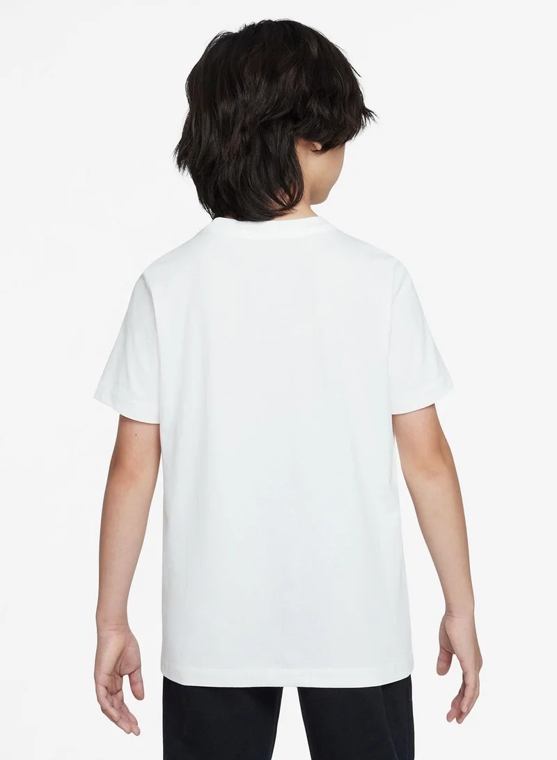 نايكي تيشيرت جرافيك بريك دانس بوكسي من نايكي سبورتس وير