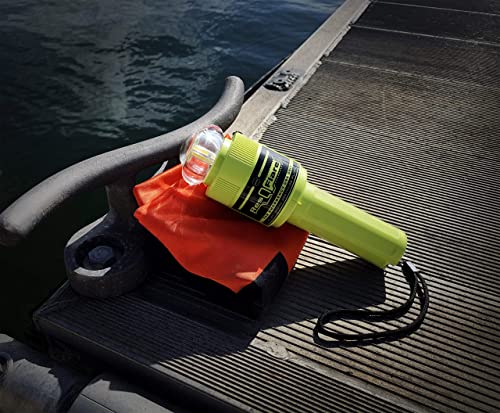 ACR ResQFlare E-Flare Safety Kit - Marine Electronic Boat Flare Meets USCG Daytime and Nighttime Coast Guard Boating Requirements, Emergency Flare for Boating, Marine Safety, Boat Survival - Image 5