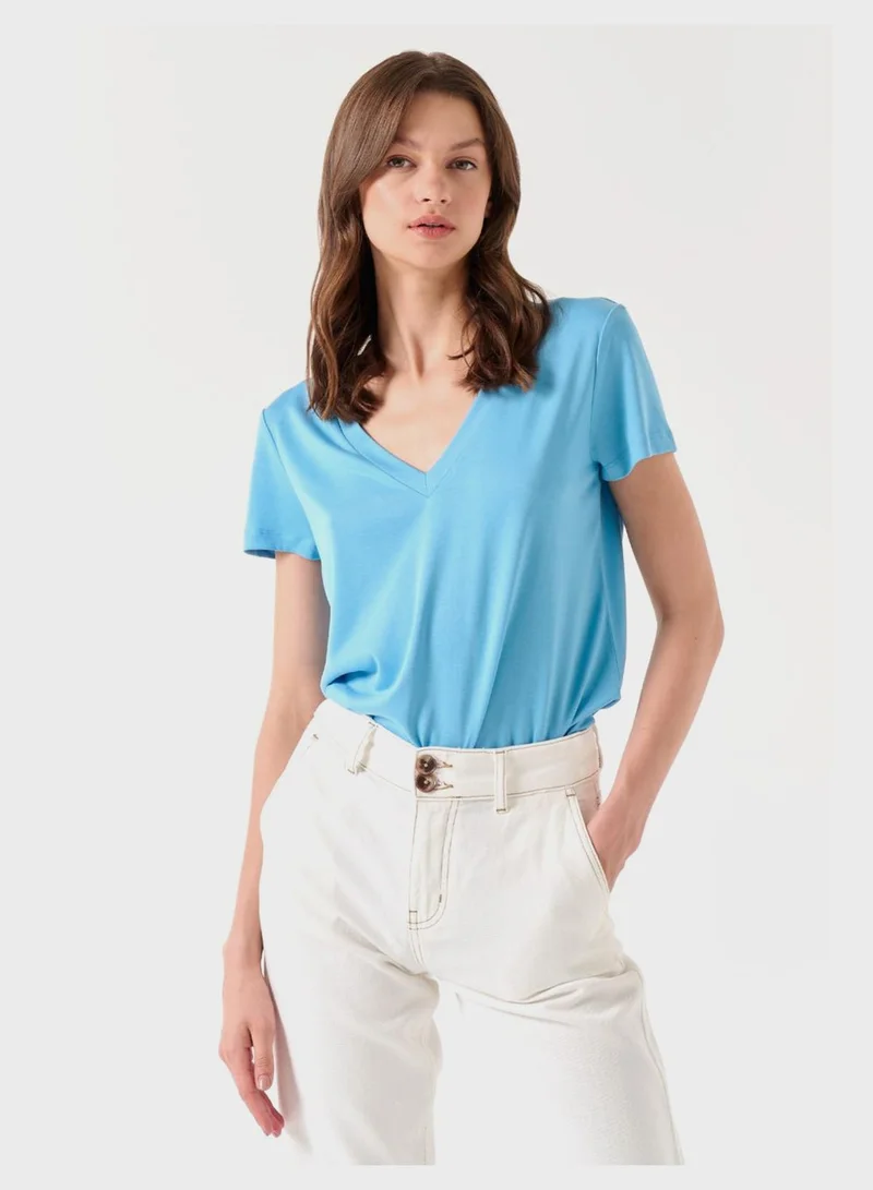 Jimmy Key V-Neck T-Shirt