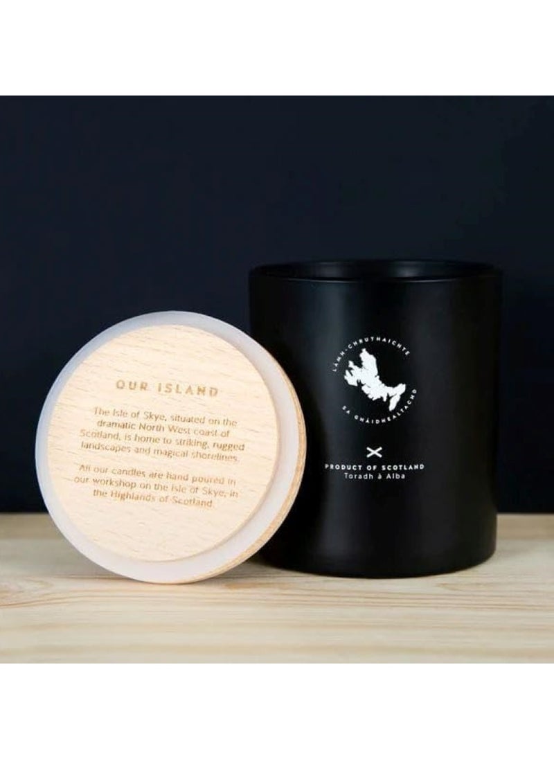 Isle of Skye Candle Company - Sandal Wood & Patchhouli Natural Soya Wax Candle Tumbler Large 580 G - Image 1