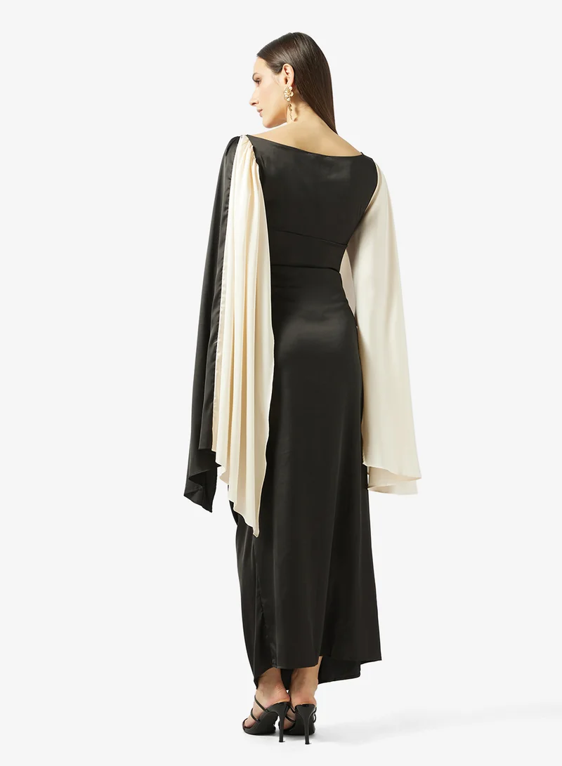 خزانة Colorblock Dress With Cape Sleeves