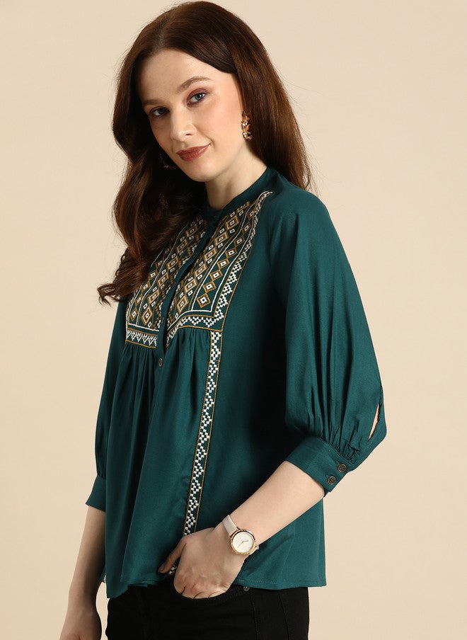 Baizee كل شيء عنك بلوزة إمبراطورية بقلنسوة ماندرين مزخرفة باللونين الفيروزي والمتعدد الألوان - Image 3