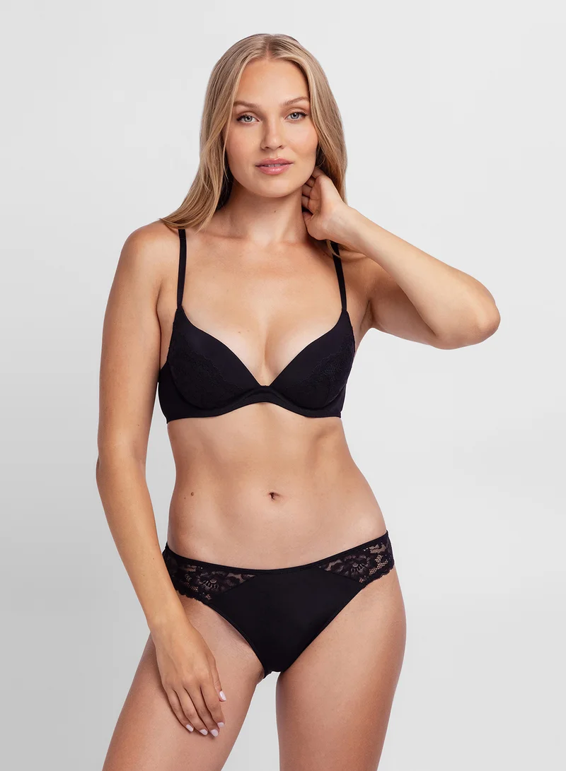 Dorina BRIEF