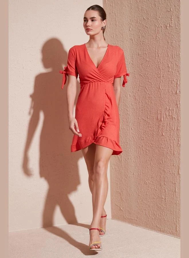 ليلا فستان نسائي قصير بأكمام قصيرة وياقة مكشكشة من ليلا