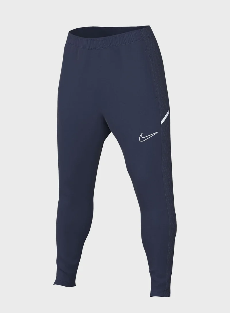 Nike nike tshirt & sweatpants combo