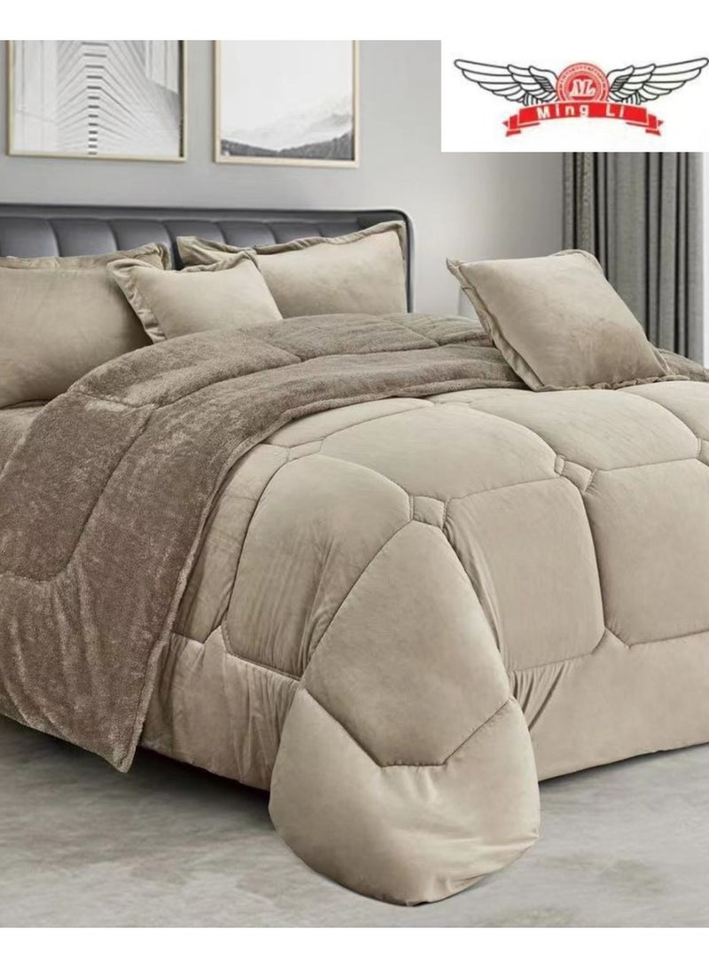 مينجلي مفرش شتوي نفرين نظام وجهين وجه مخمل وجه فرو - طقم مفارش 6 قطع ( 1 مفرش + 1 واقي مرتبة مطاط + 4 أغطية وسائد ديكورية )  مقاس المفرش 230X250 سم ومقاس واقي المرتبة 200×200+40 سم - Image 2