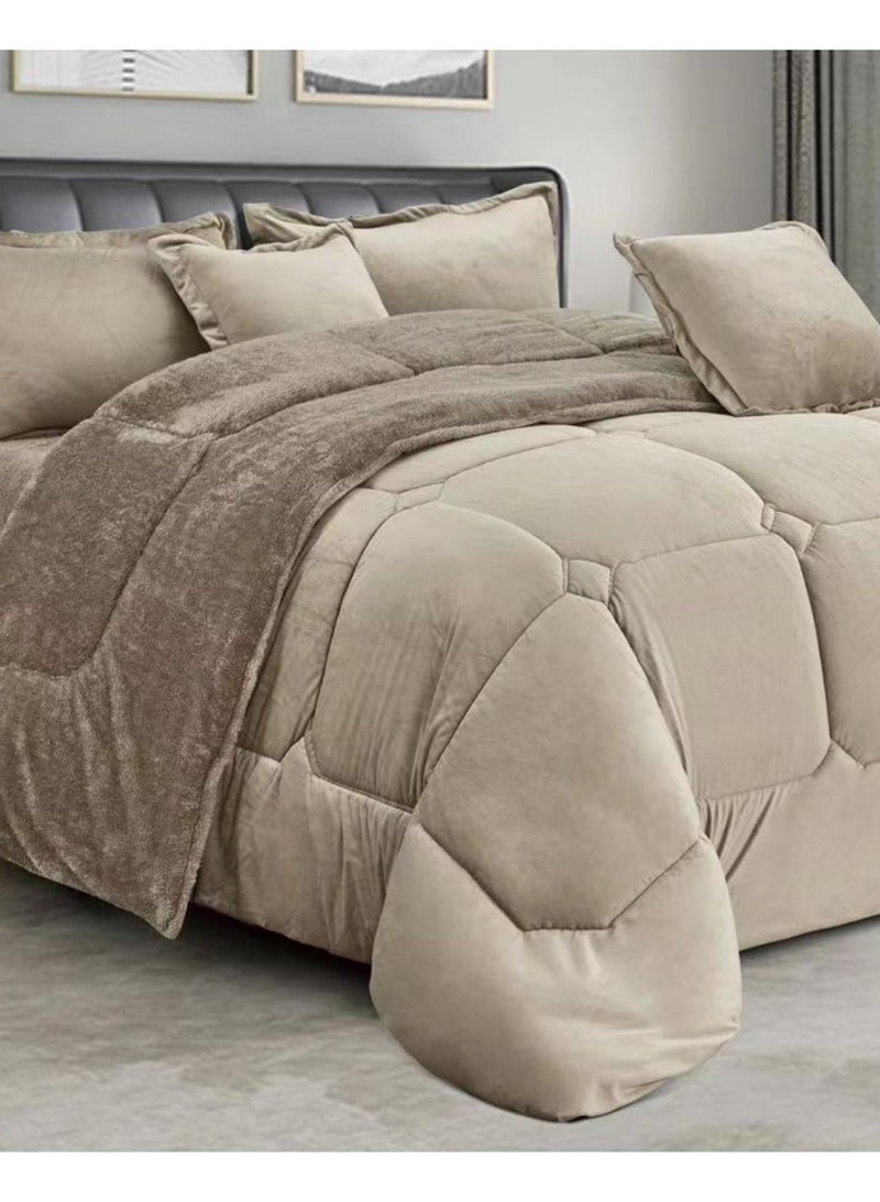 مينجلي مفرش شتوي نفرين نظام وجهين وجه مخمل وجه فرو - طقم مفارش 6 قطع ( 1 مفرش + 1 واقي مرتبة مطاط + 4 أغطية وسائد ديكورية )  مقاس المفرش 230X250 سم ومقاس واقي المرتبة 200×200+40 سم - Image 3