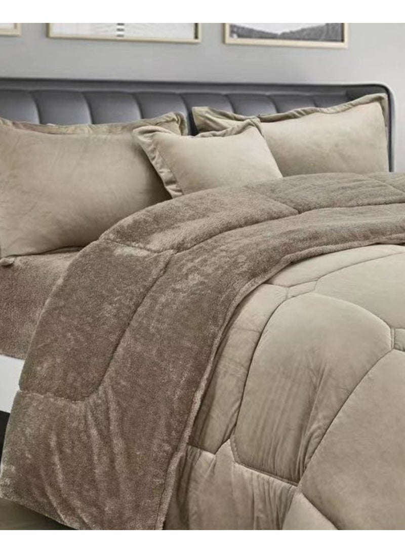 مينجلي مفرش شتوي نفرين نظام وجهين وجه مخمل وجه فرو - طقم مفارش 6 قطع ( 1 مفرش + 1 واقي مرتبة مطاط + 4 أغطية وسائد ديكورية )  مقاس المفرش 230X250 سم ومقاس واقي المرتبة 200×200+40 سم - Image 5