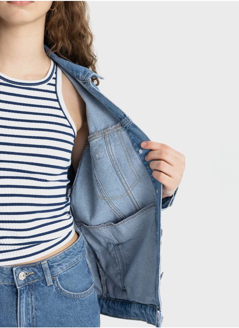 Oversize Fit Jean Jacket - pzsku/Z21832B9F884B69E0EF5DZ/45/_/1713442930/c09f5f7a-1aa2-487a-9040-f69c5bb2b202