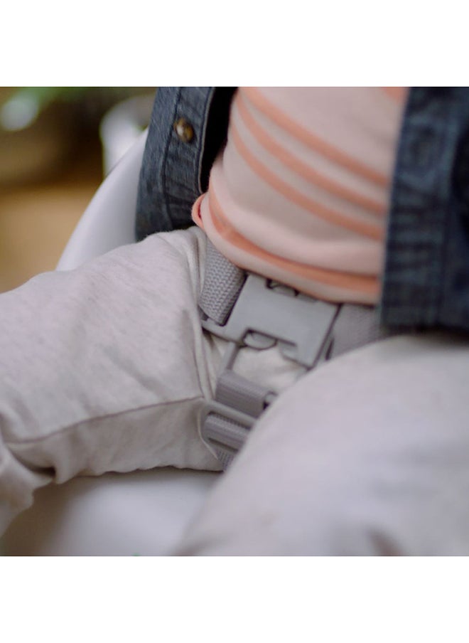 ingenuity - Simplicity Seat Easy-Clean Booster – Soft Seat, Easy to Wipe & Strap On, No Assembly Needed, Grey (6–36 Months) - Image 1