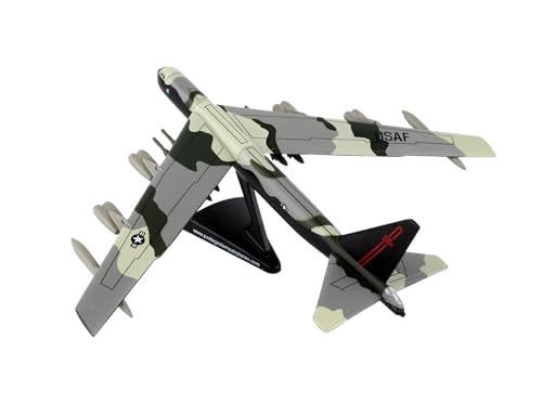 Daron Worldwide Trading B-52 Stratofortress Vehicle (1:300 Scale) - Image 4