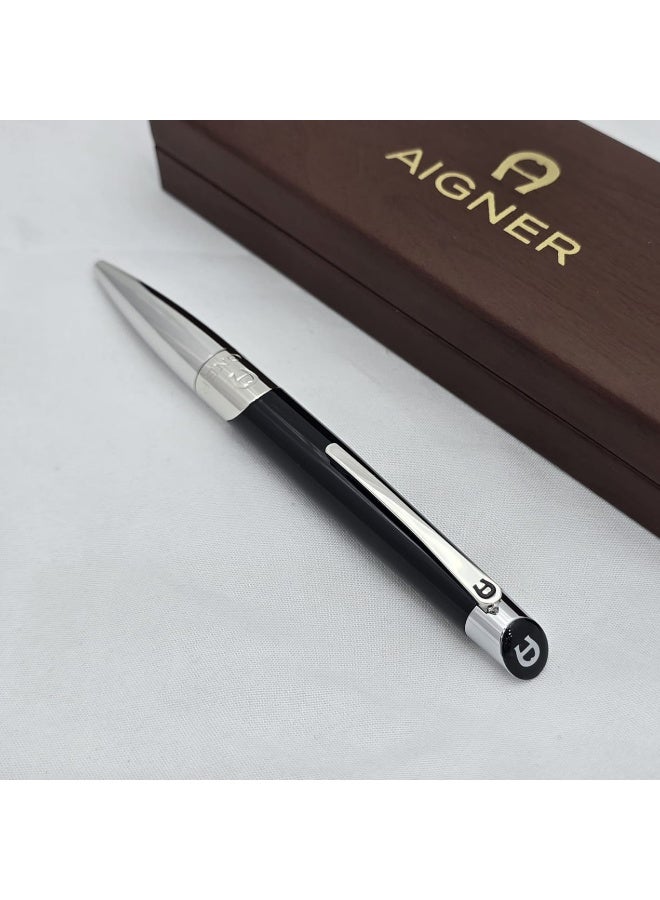 Black and gold Pen