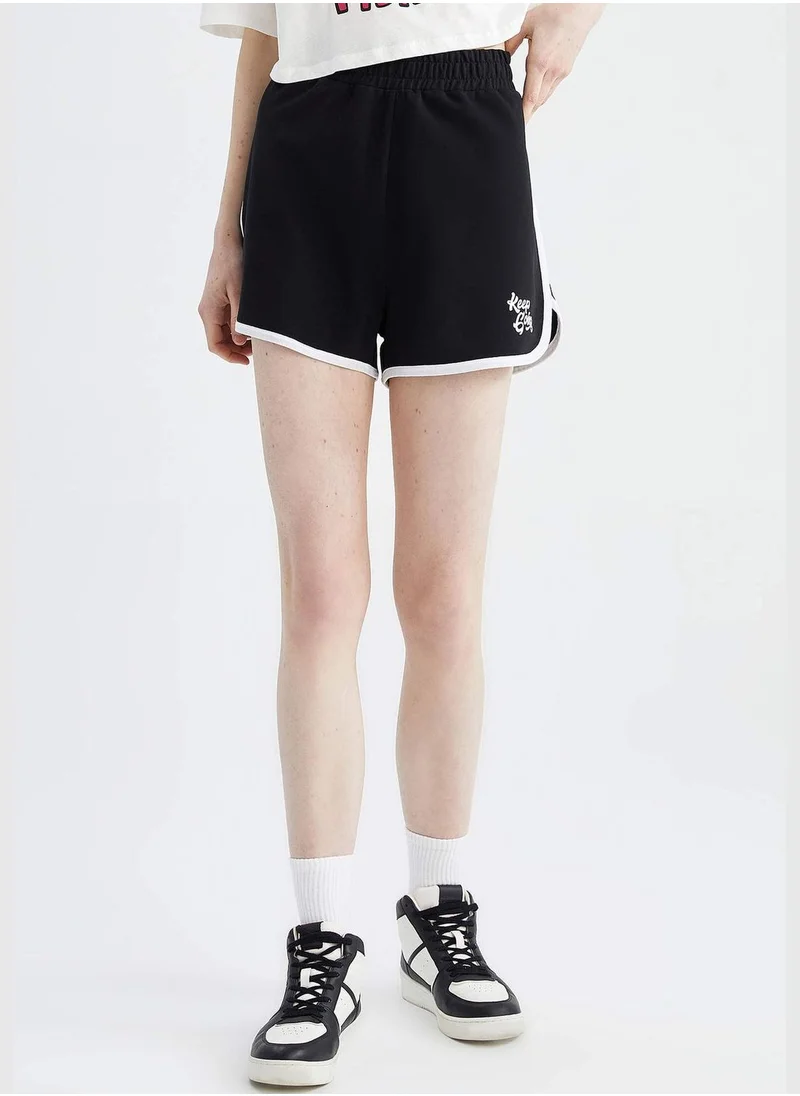 ديفاكتو Regular Fit Minimal Print Mini Short