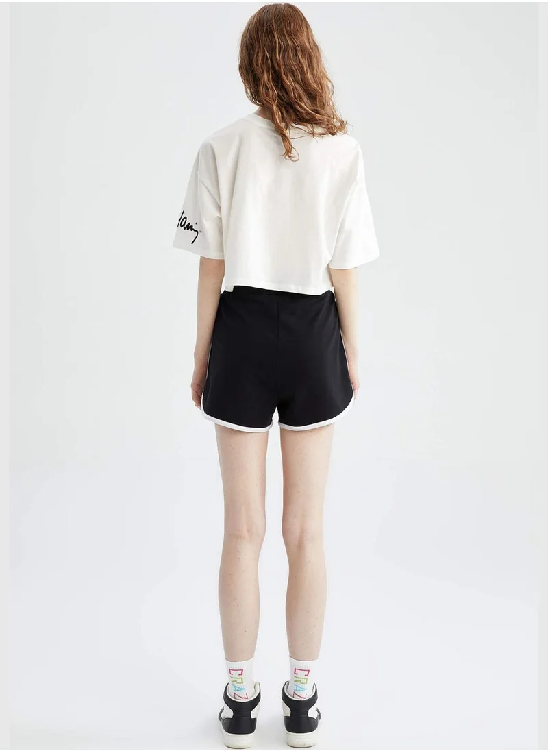 ديفاكتو Regular Fit Minimal Print Mini Short