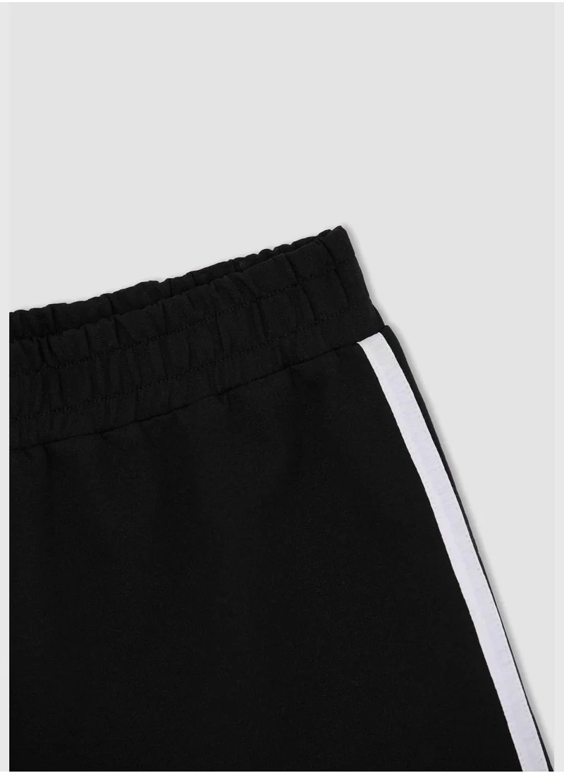 ديفاكتو Regular Fit Minimal Print Mini Short