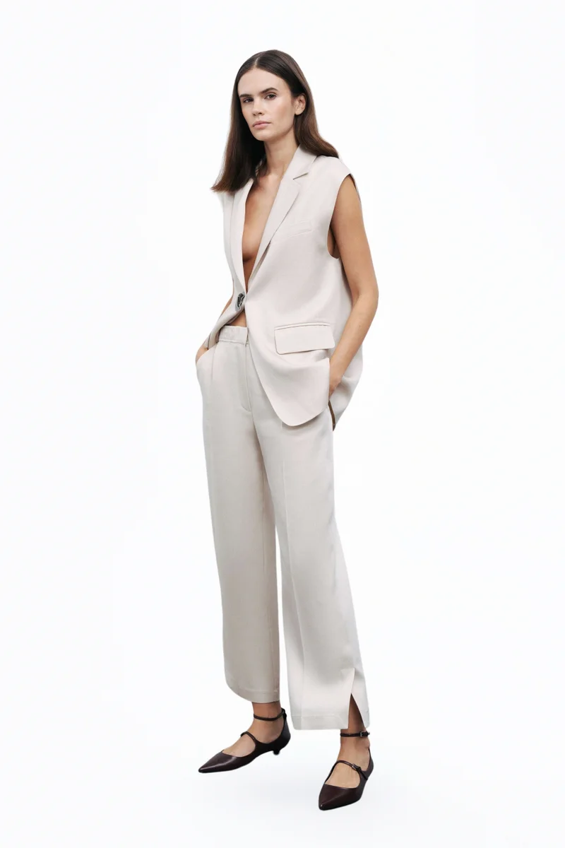 نوكتورن Vest with Accessory Detail