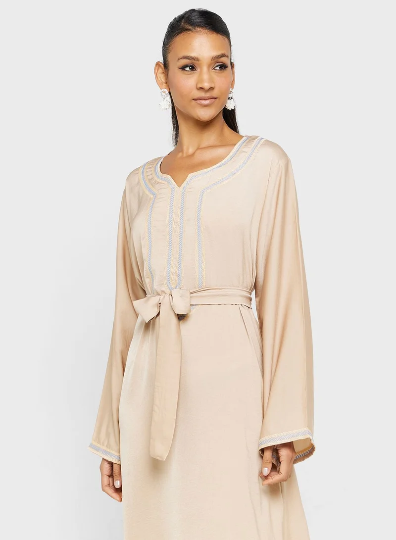hayas closet Embroidered Belted Jalabiya