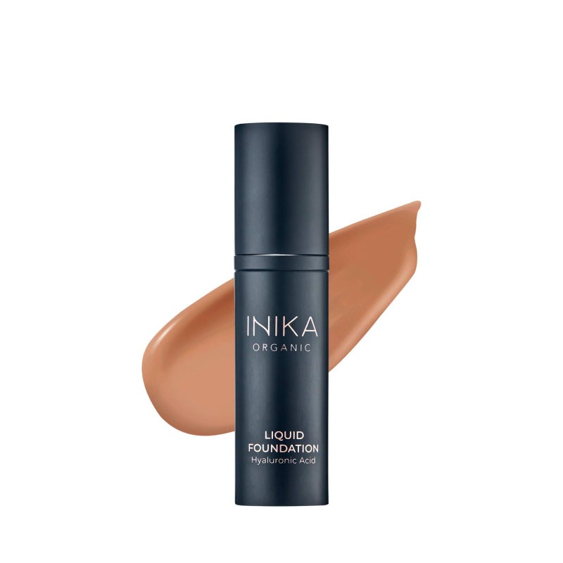 فونداسيون سائل كامل التغطية من INIKA Organic مع حمض الهيالورونيك وزيت الأركان - فونداسيون نباتي وعضوي لمرونة البشرة وامتلائها - تغطية طبيعية - تان 30 مل