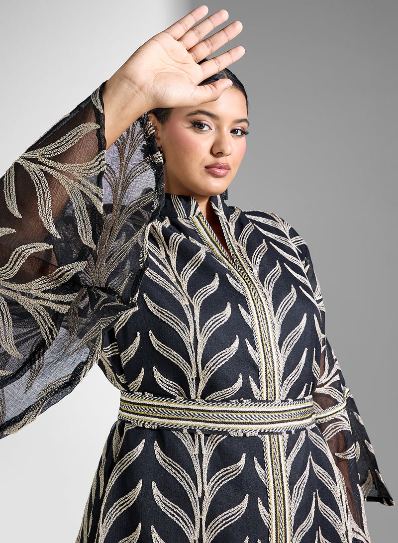 Khizana Plus size embroidered dress - Image 3