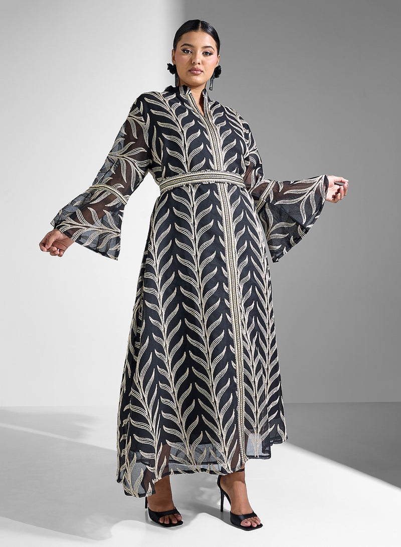 Khizana Plus size embroidered dress - Image 1