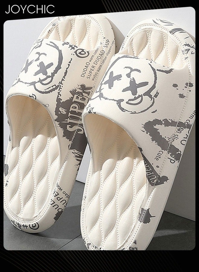 Joychic شبشب صيفي داخلي سميك وقابل للتنفس مع تصميم جرافيتي مضاد للانزلاق سريع الجفاف مناسب للنساء والرجال والأزواج - Image 3