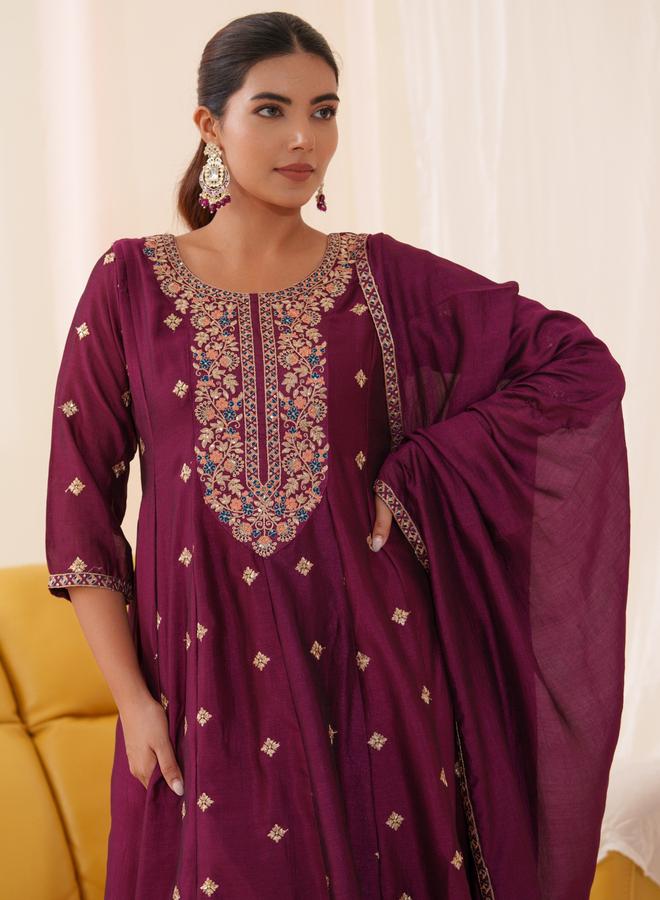 DW DW Floral Embroidered Kurta with Trousers and Dupatta Set  - Image 4