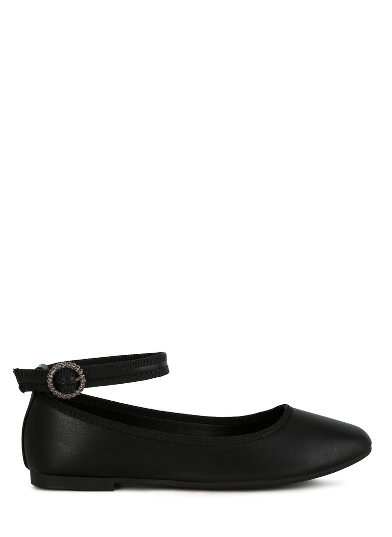 Ankle Strap Detail Ballet Flats in Black - pzsku/Z219C6A01E3DDD6849E01Z/45/_/1731584696/c98f6bc2-2b20-4cab-be2f-77c77af22994