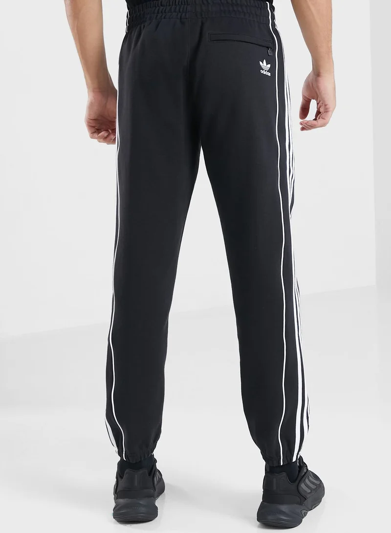 adidas Originals Essential Rekive Sweatpants