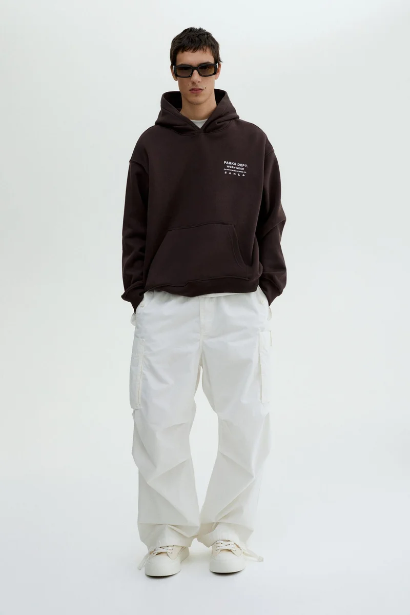 اتش اند ام هودي بقصّة مريحة مزين بطبعات