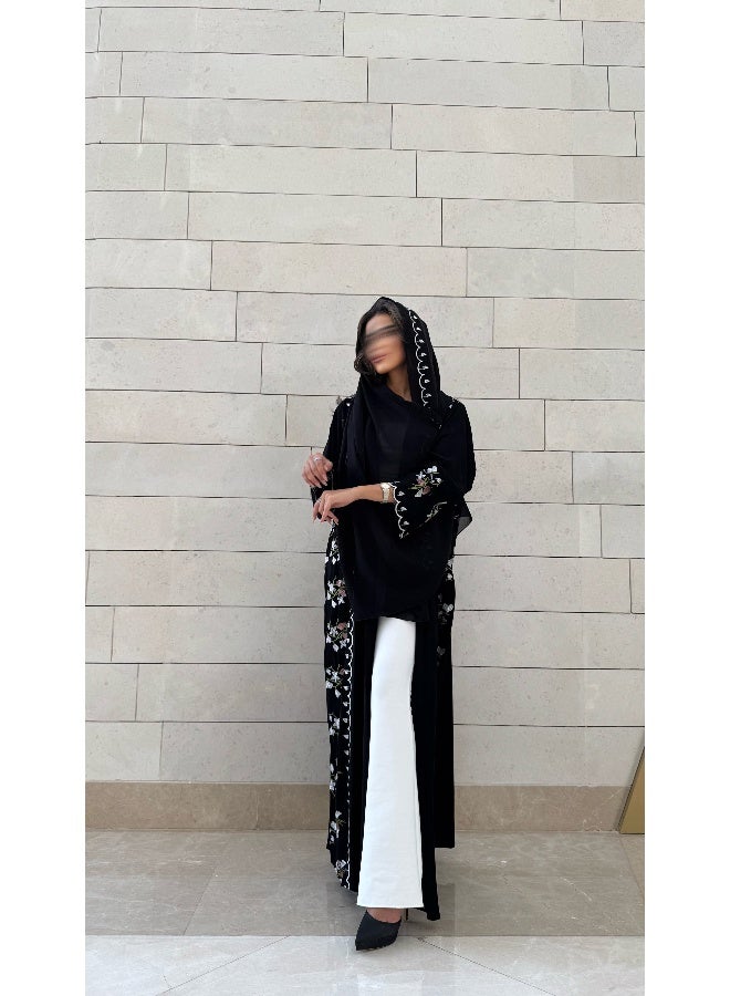آية MW1604 عباية سوداء بتطريز ورود على الجوانب - Image 2