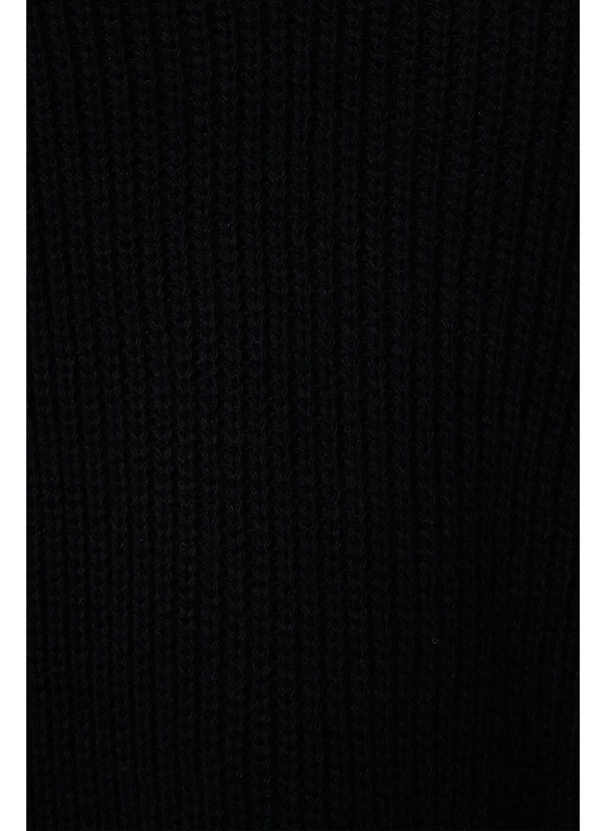 تاتشي V Neck Ripped Detail Sweater