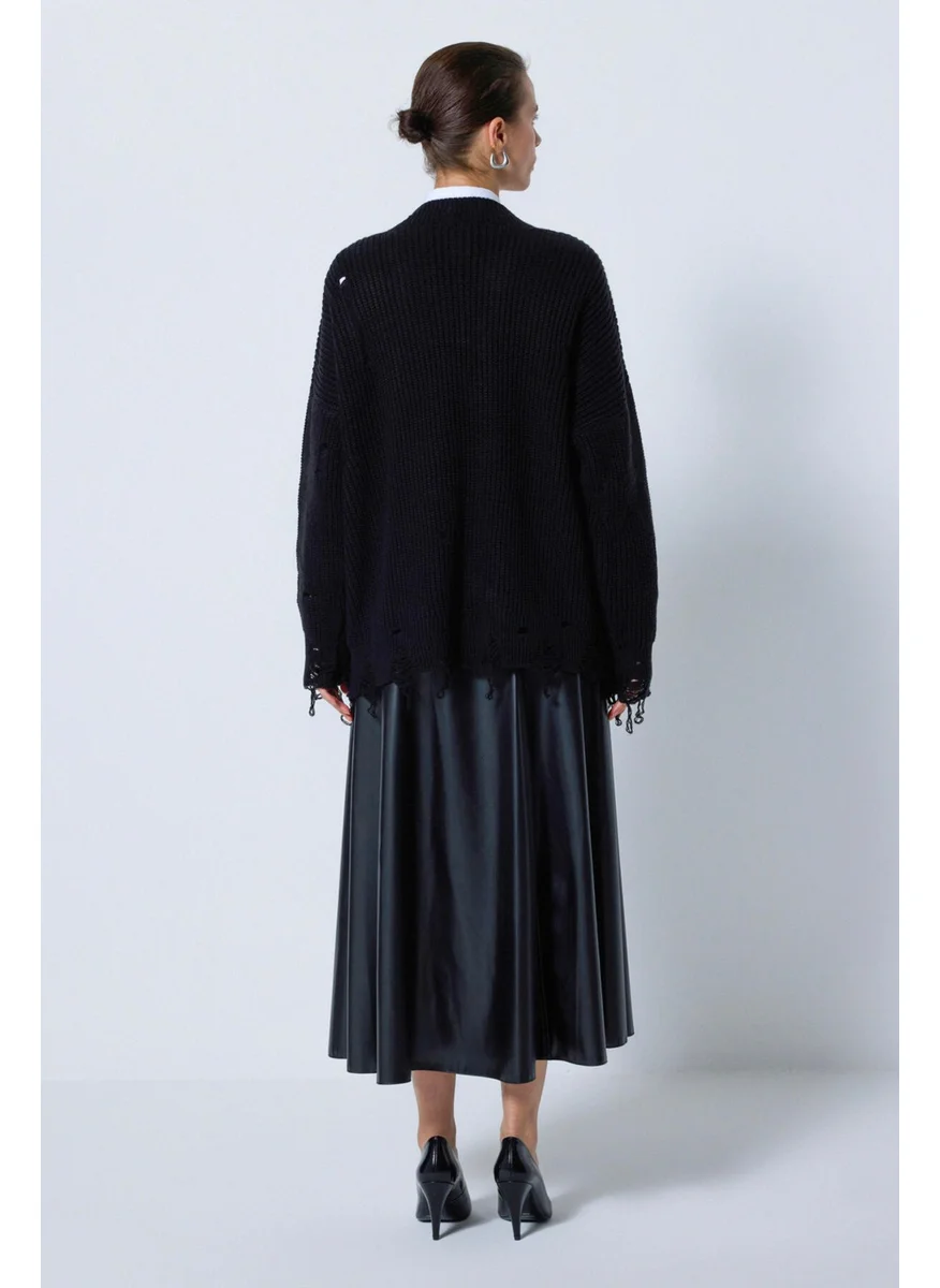 تاتشي V Neck Ripped Detail Sweater