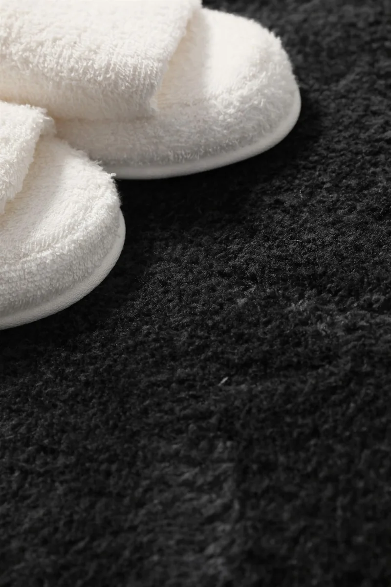 Favora Tasseled Plush Non-Slip Base 2-Piece Mat Set
