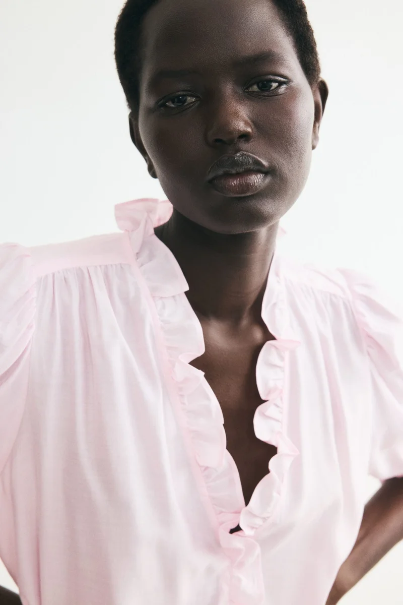 H&M Ruffled puff-sleeved blouse